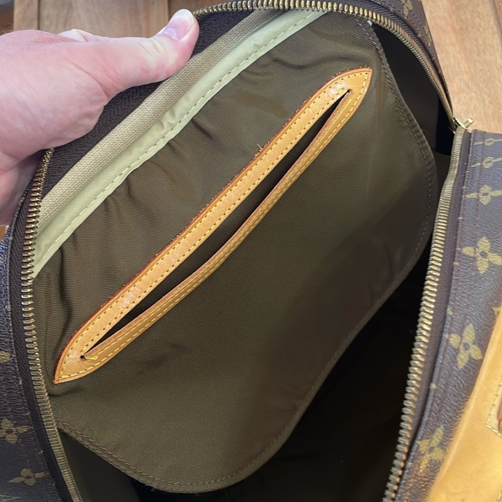Louis Vuitton Evasion Boston Travel Bag. - Picture 16 of 17